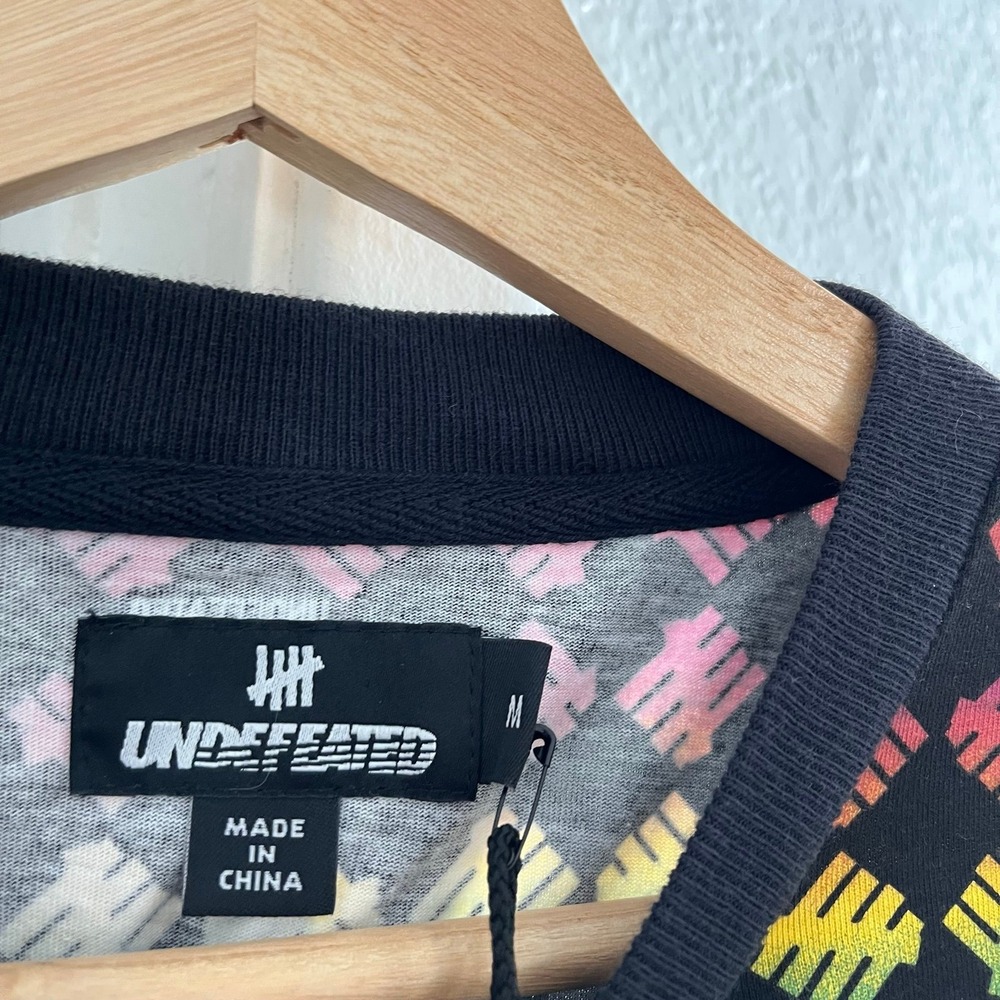 Undefeated Ruthless 07 All Over Print Shirt Mens Medium AOP Rainbow - Picture 4 of 7
